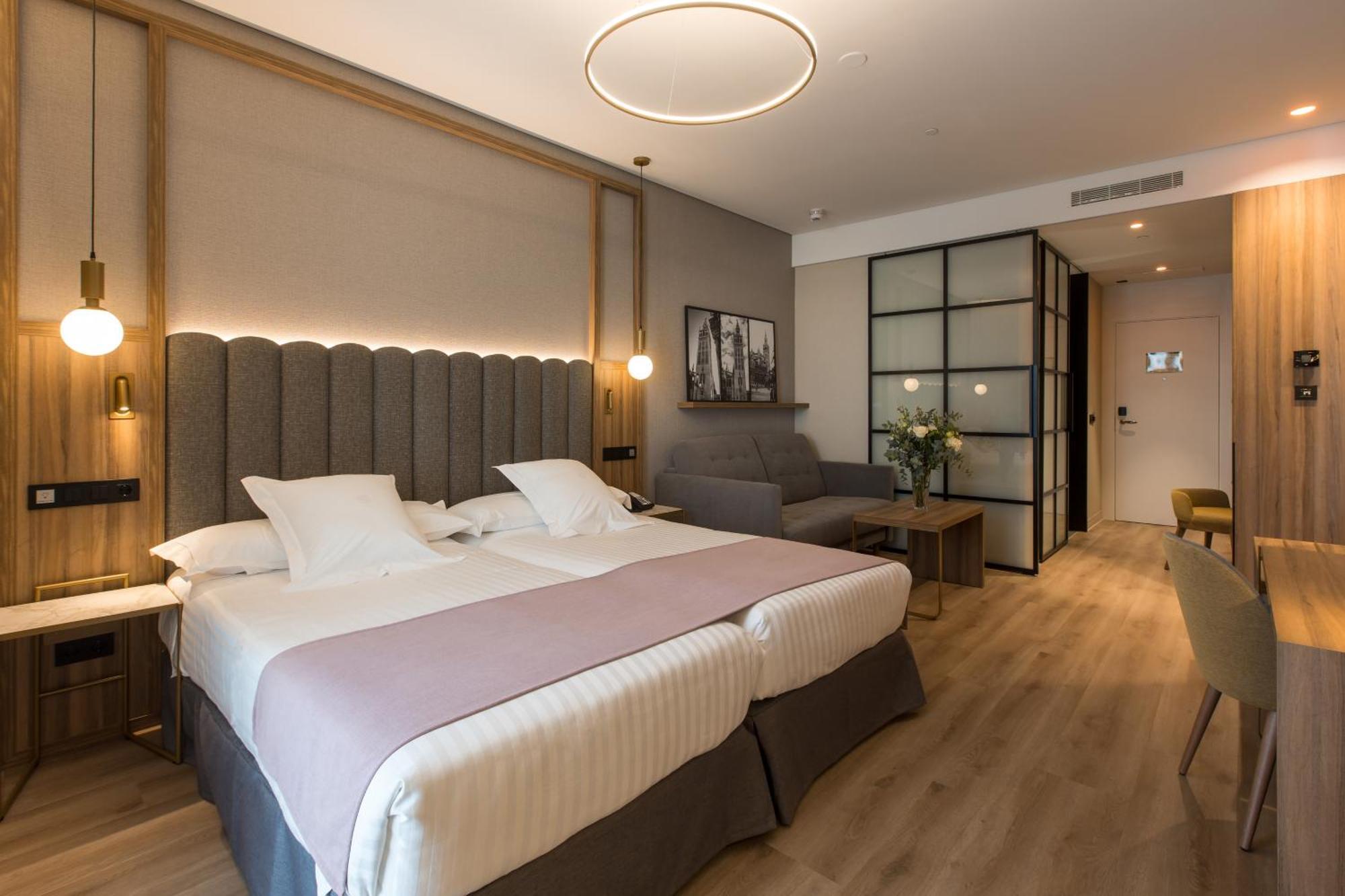 Hotel Giralda Center Seville Exterior photo
